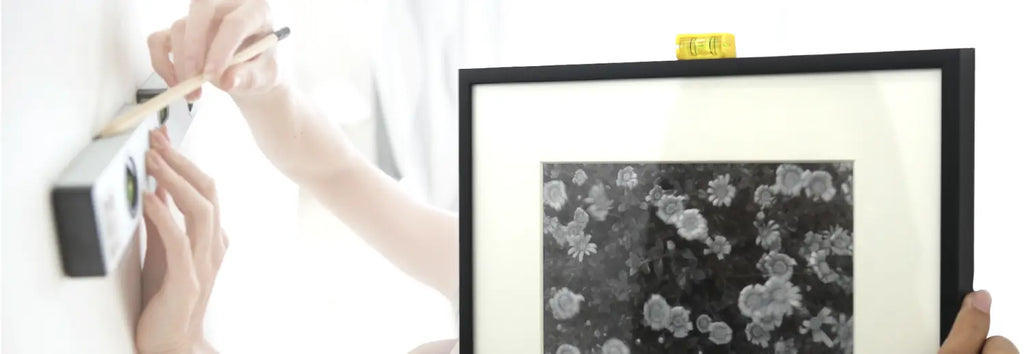 Picture frame with a bubble level